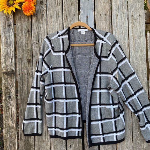 Liz Claiborne Sweater - Picture 7 of 7